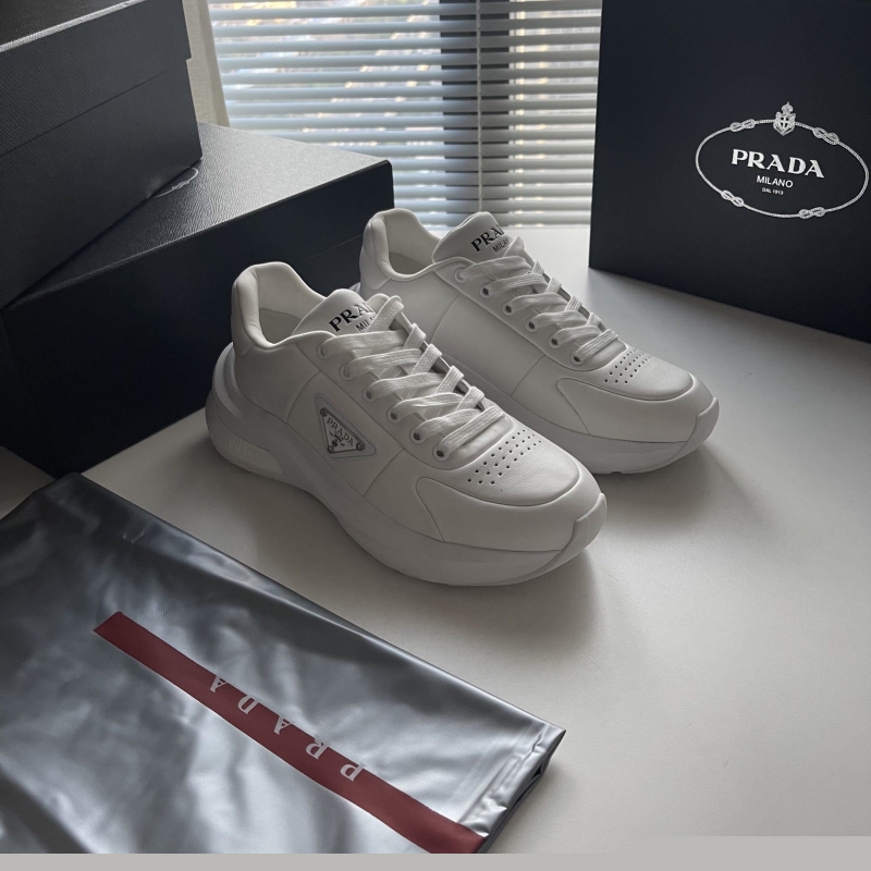 Pra*a casual shoes